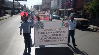 El contingente partió poco antes de las 10 de la mañana del Sindicato de Telefonistas. (El Siglo de Torreón)