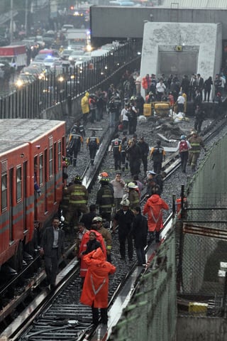 Suerte. El impacto entre los trenes causó gran conmoción en la zona, y a pesar de la intensidad no hubo muertos.