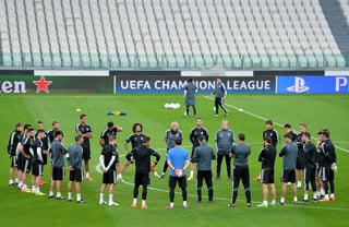 Los jugadores del Real Madrid durante un entrenamiento de su equipo en Turín, Italia. (EFE)