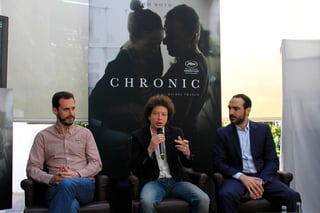 Charla. Gabriel Ripstein, el director Michel Franco y Moisés Zonana durante conferencia previa a su participación en el Festival de Cannes Francia con la película Chronic.