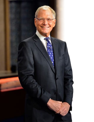 Despedida. Con traje oscuro y corbata azul, David Letterman ofreció su último programa.
