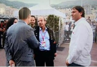 Calderón no pasó desapercibido por la cámara del canal oficial de la Fórmula Uno, y después circularon capturas de pantalla en redes sociales. (TWITTER)