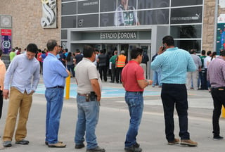 Los abonados tienen prioridad para asegurar su presencia en la gran final del futbol mexicano. Inicia venta de boletos para abonados; suben los precios