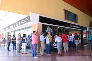 Los aficionados santistas aprovecharon los privilegios que les otorga su abono, como el comprar entradas adicionales. (El Siglo de Torreón)