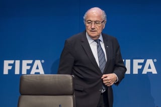 Blatter deja vacante la silla de la FIFA. (Archivo)