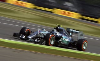 Tanto la práctica 1 (1:34.274) como la práctica 2 (1:34.155) han sido dominadas con relativa facilidad por Rosberg. (EFE)