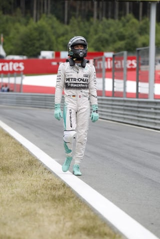 Nico Rosberg dio otro aviso de que tiene las condiciones para desafiar a Lewis Hamilton por el título de la Fórmula Uno. (EFE)