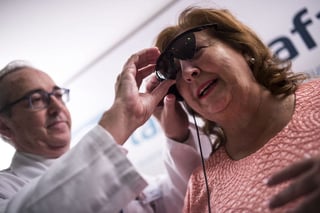 Desarrollaron un estimulador eléctrico que revierte la pérdida de visión en pacientes con retinosis pigmentaria, un desorden genético que afecta la retina. (ARCHIVO)