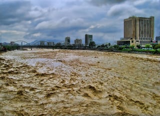 Agua. El desborde del Río Santa Catarina fue uno de los principales problemas para la ciudad.