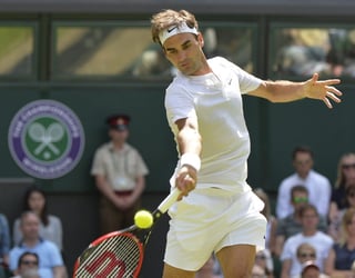El suizo Roger Federer avanzó a los octavos de final de Wimbledon tras vencer al australiano Sam Groth; el multicampeón del grand slam se medirá en la siguiente ronda al español Roberto Bautista Agut. (EFE)