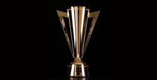 El anhelado trofeo que está en disputa. (CONCACAF)