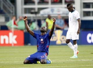 Con gol de Nazon, los haitianos sueñan con cuartos. (AP)