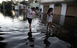 Se mantienen en estado de alerta y algunas se declararon en emergencia por las fuertes lluvias que afectan la región. (ARCHIVO)
