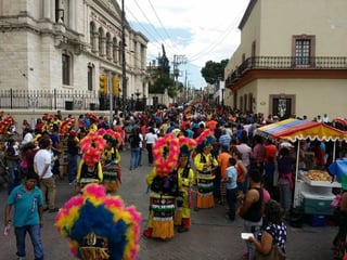 Fue en punto de las 14:00 horas cuando los más de 700 danzantes partieron desde la iglesia del Santísimo Cristo del Ojo de Agua. (El Siglo de Torreón)
