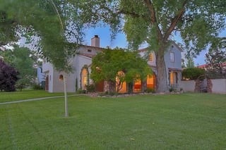 El precio de oferta de la casa en la zona Country Club de Albuquerque es de 1.6 millones de dólares. (Twitter)