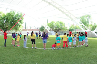 Un éxito. Siguen en marcha los cursos de verano para niños en la deportiva de Lerdo. (EL SIGLO DE TORREÓN)
