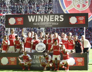 Arsenal derrotó al Chelsea y logró el título de la Community Shield. (EFE)