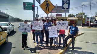 Manifestación. Los inconformes en su mayoría provenientes de los estado de Guerrero, Durango y Oaxaca, no bloquearon la circulación del Periférico. (EL SIGLO DE TORREÓN)