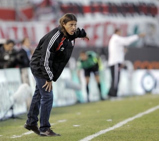 Matías Almeyda logró el ascenso a la primera división con el River Plate y Banfield, ambos en el  futbol de Argentina.  (EFE)