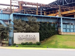 Situación. La planta DeAcero dejó de contratar 600 empleados por la problemática de la industria.