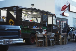 Una tendencia. En la región cada vez son más populares el concepto de negocio llamado Food Truck.