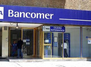Cierres. Los 45 bancos que operan en México cerraron 553 sucursales en el semestre y sólo abrieron 88 en este año.