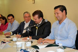 Convenio. UAL firma convenio a nivel nacional con Canacintra, durante la pasada convención.