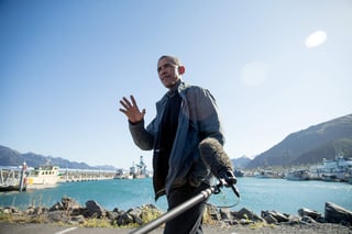 Hielo. En la imagen se observa a Barack Obama en su visita a Alaska, que forma parte de su gira por el cambio climático.