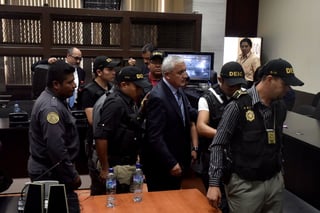 El ex Mandatario afirmó que no se vendería ni perjudicaría a Guatemala, incluso aseguró que rechazó soborno del 'Chapo' cuando lo capturó. (EFE)