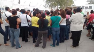 Desde que inició el plantón ni directivos, ni representantes del sindicato se presentaron a dialogar con los padres de familia. (El Siglo de Torreón)
