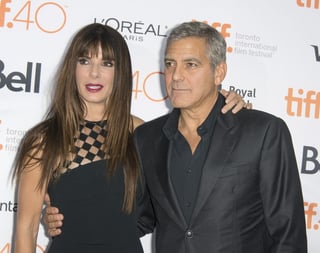 Clooney y Bullock acudieron el viernes al debut de la película del director David Gordon Green en el Festival Internacional de Cine de Toronto. (EFE)