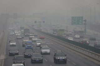 Es bien conocido que los contaminantes del aire, como el ozono y partículas finas de menos de 0.0025 milímetros, están asociados con enfermedades graves. (ARCHIVO)