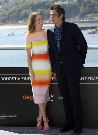 Personajes. Los actores Benicio del Toro y Emily Blunt, en la presentación de la película Sicario, donde son protagonistas.