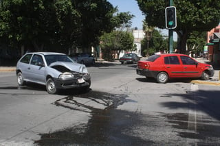 Municipio recibirá dinero por colisión de autos sin placas o con placas viejas. (Archivo)