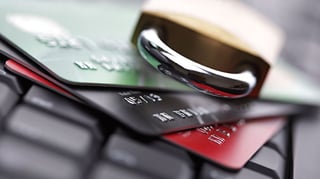 Delito. Expertos estiman que el robo de identidad genera cargos promedio de 40 a 50 mil pesos en tarjetas de crédito y ahorro.
