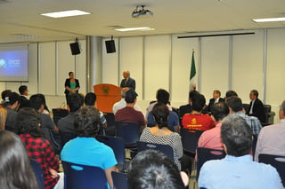 Charla. Ayer, Rogelio Sada presentó su conferencia titulada El devenir por la vida de un Exatec en el ITESM campus Laguna. (GUADALUPE MIRANDA)
