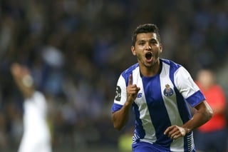 Jesús Manuel 'Tecatito' Corona marcó el primer tanto en la goleada del Porto al Belenenses. (EFE)