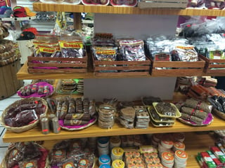 Las famosas “Glorias” del municipio Linares, los dulces de piloncillo con nuez y el pan de Bustamante son sólo algunos de los postres típicos solicitados tanto por los regiomontanos, como los turistas nacionales y extranjeros. (ARCHIVO)