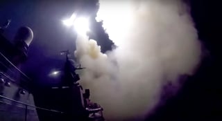 Guerra.  Realiza Rusia el lanzamiento de misiles desde un buque del ejército que opera en aguas del Mar Caspio. Cuatro buques de guerra rusos lanzaron 26 misiles crucero contra objetivos del EI.