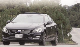 Mezcla. Volvo S60 confirma que sabe combinar confort y un desempeño atlético con máxima seguridad.