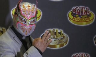 El gladiador, quien diera vida a Místico (CMLL), Sin Cara (WWE) y Myzteziz (Triple A), anunció una fusión de sus tres personajes para dar vida a uno nuevo.