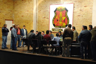 Mineros. La sección 64 del sindicato minero, en Torreón, se afilió a la dirigencia de Carlos Pavón. (ARCHIVO)