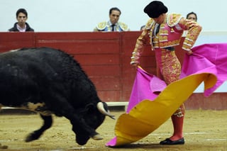 La tauromaquia volverá a la vida en Torreón durante los próximos días, al poderse celebrar corridas en el Coliseo y la Valente Arellano. (Archivo)