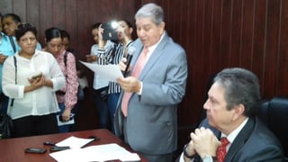 Se tomó la protesta de manera formal al nuevo delegado, Armando García Triana. (EL SIGLO DE TORREÓN)