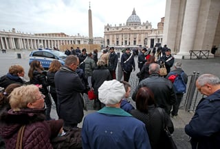 De acuerdo con las principales televisoras italianas y medios electrónicos, la FBI alertó que los posibles objetivos serían la Plaza de San Pedro en Roma y el teatro Scala y la catedral en Milán. (EFE)