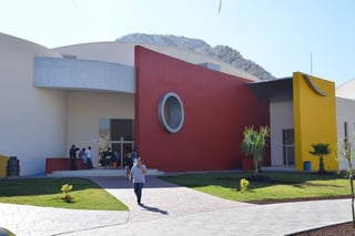 Este Centro cultural se ubica en la parte del frente del área deportiva que es actualmente muy concurrida, según el alcalde Miguel Riquelme Solís. (ARCHIVO)