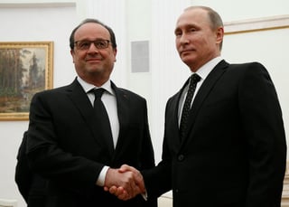 El presidente francés, Francois Hollande, se reunió con su homólogo ruso, Vladimir Putin, para coordinar las acciones militares en Siria. (EFE)