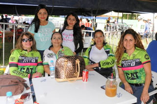 Cecy Tejada, Lupita Segovia, Rosy Cano, Olga Amado, Brenda Pérez y Fany Pérez.