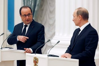 El presidente de Rusia, Vladímir Putin, aceptó coordinar las acciones militares rusas en Siria con Francia y la coalición antiterrorista liderada por Estados Unidos tras reunirse en el Kremlin con su homólogo francés, François Hollande. (EFE)