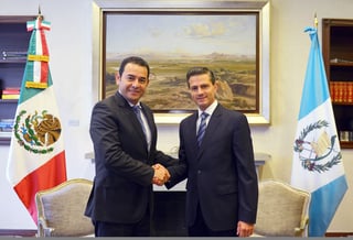 El presidente de México, Enrique Peña Nieto, se reunió con el presidente electo de Guatemala, Jimmy Morales, en Los Pinos. (NOTIMEX)